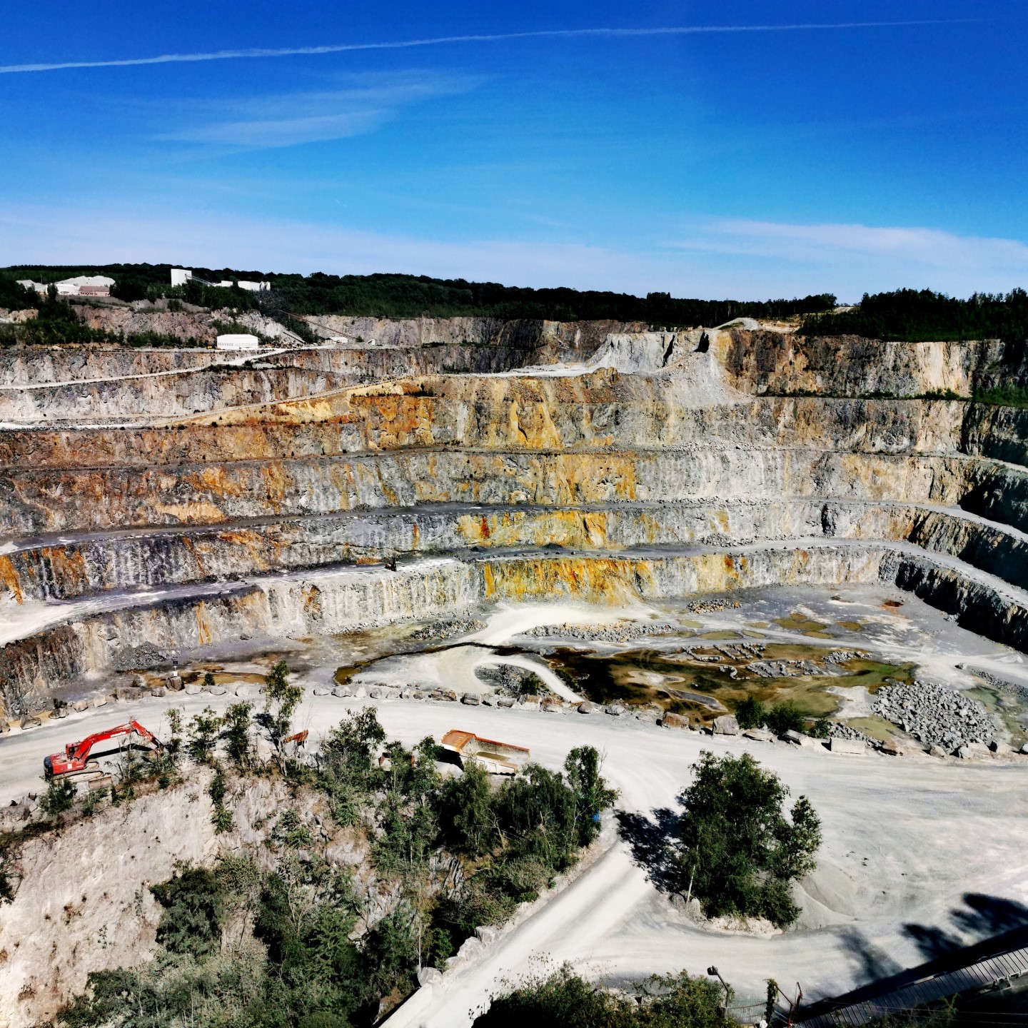 mooz-l-V-UtYgapaaE-unsplash